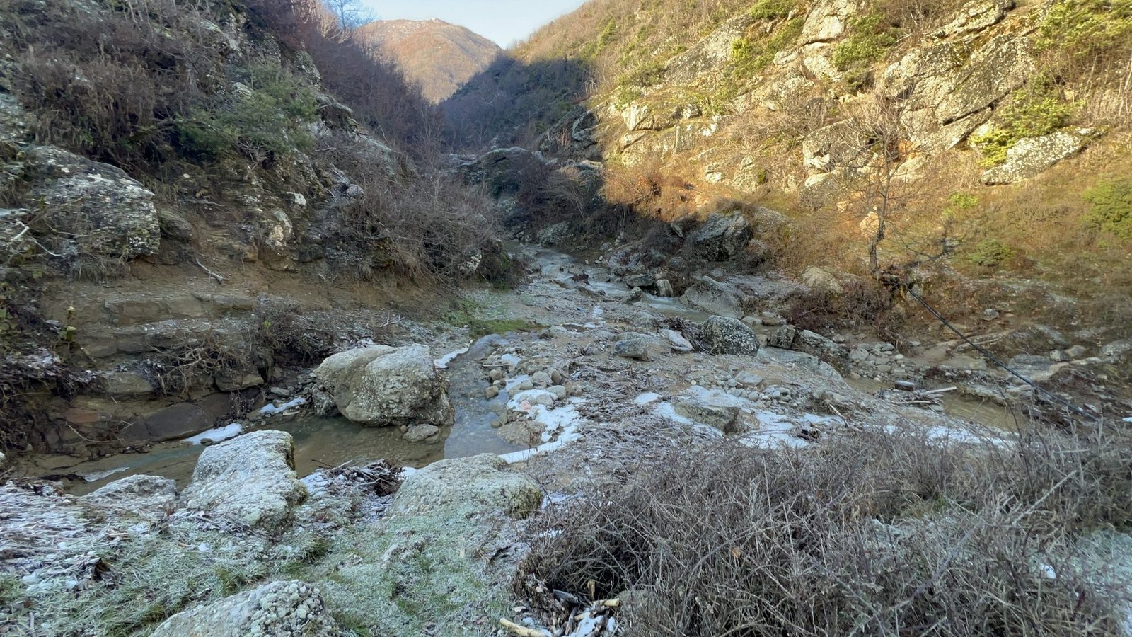 The spot where the Kabash Trail side path meets the stream